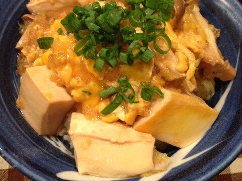 玉ねぎ氷を使って簡単☆豆腐の卵とじ丼